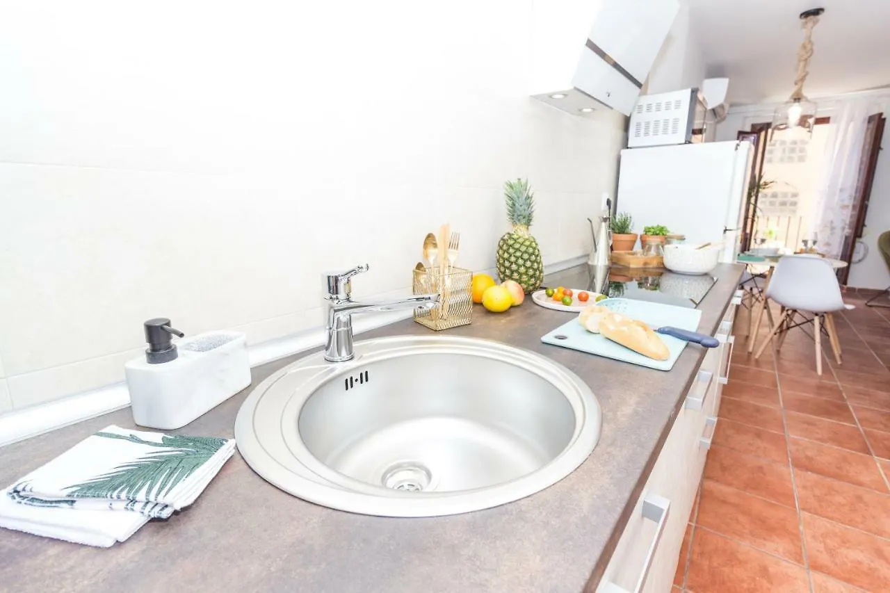 Mediterrani Studio - The Old Town Apartment Tarragona