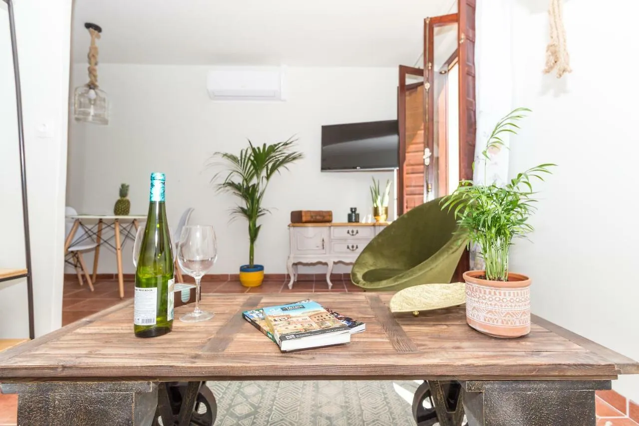 Mediterrani Studio - The Old Town Apartment Tarragona